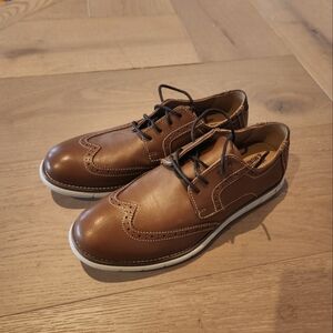 Johnston & Murphy Wingtip Oxfords (Boy's 5)